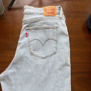 Levis